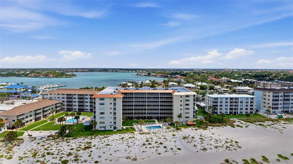 1150 TARPON CENTER DRIVE # 304, VENICE, FL 34285