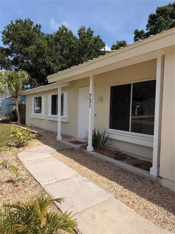 731 SW 24TH STREET, VERO BEACH, FL 32962