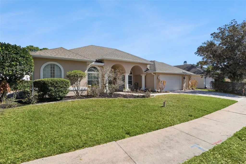 1500 EDGEWATER DRIVE, MOUNT DORA, FL 32757