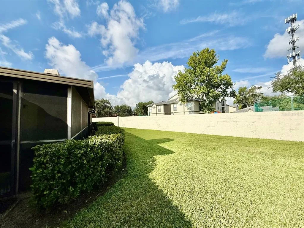 18308 AINTREE COURT, TAMPA, FL 33647
