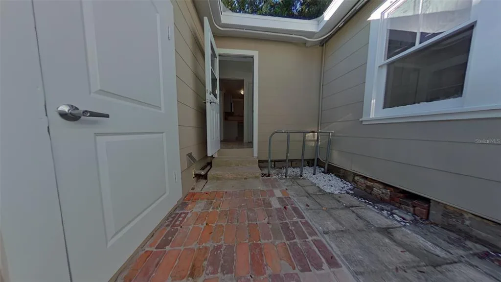 327 NW 15TH TERRACE, GAINESVILLE, FL 32603