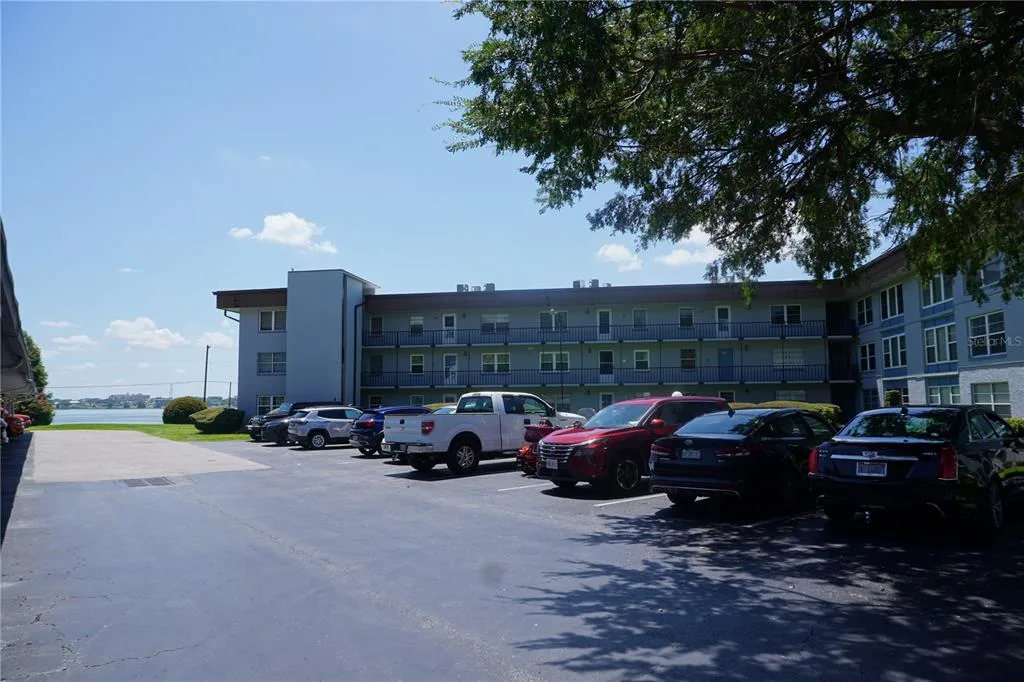 333 LAKE HOWARD DRIVE NW # 303A, WINTER HAVEN, FL 33880