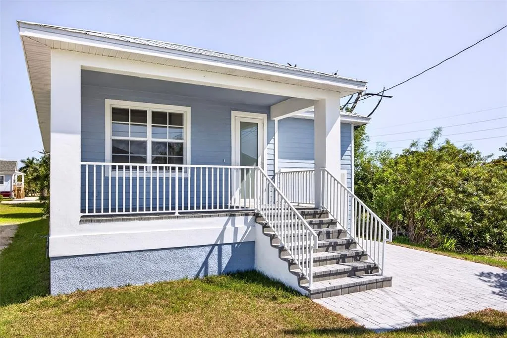 627 FITZHUGH AVENUE, PUNTA GORDA, FL 33950