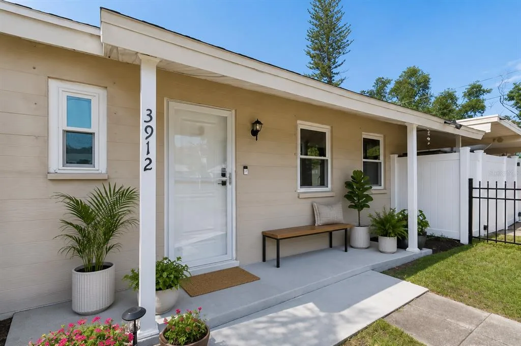 3912 W LEILA AVENUE, TAMPA, FL 33616