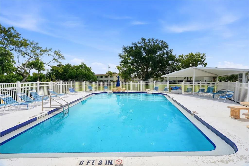 4570 OVERLOOK DRIVE NE # 175, ST PETERSBURG, FL 33703