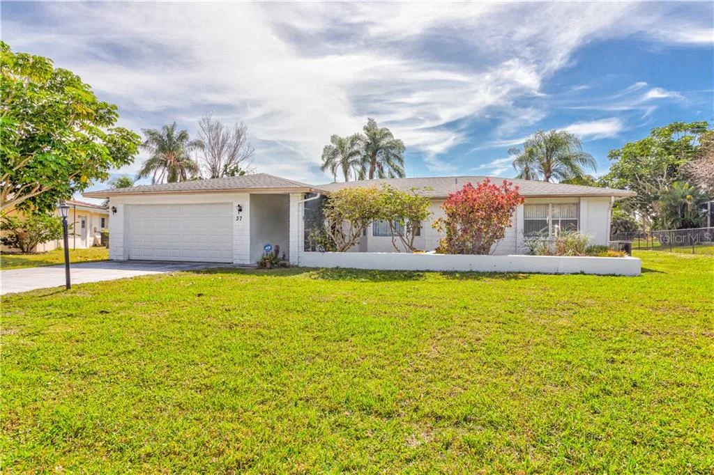 37 OAKLAND HILLS PLACE, ROTONDA WEST, FL 33947