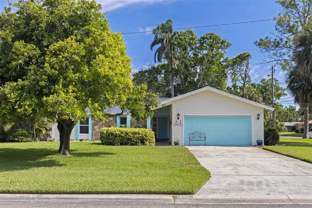 201 58TH AVENUE S, ST PETERSBURG, FL 33705