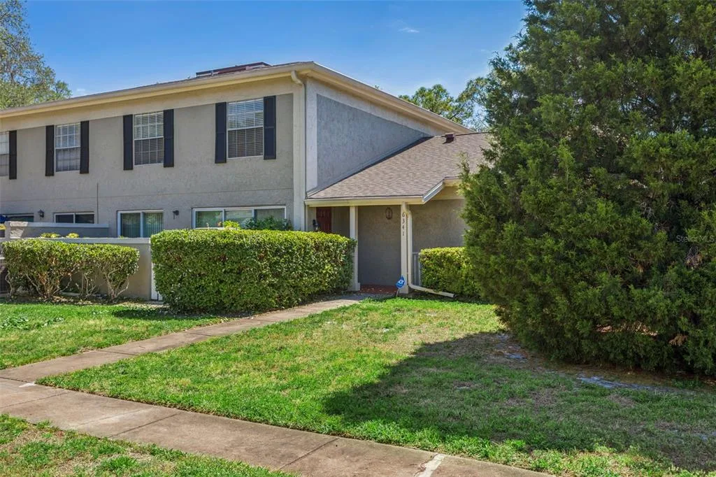 6341 TREETOP CIRCLE # 6341, TEMPLE TERRACE, FL 33617