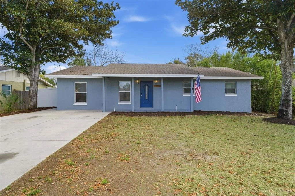 32730 BLOSSOM LANE, LEESBURG, FL 34788