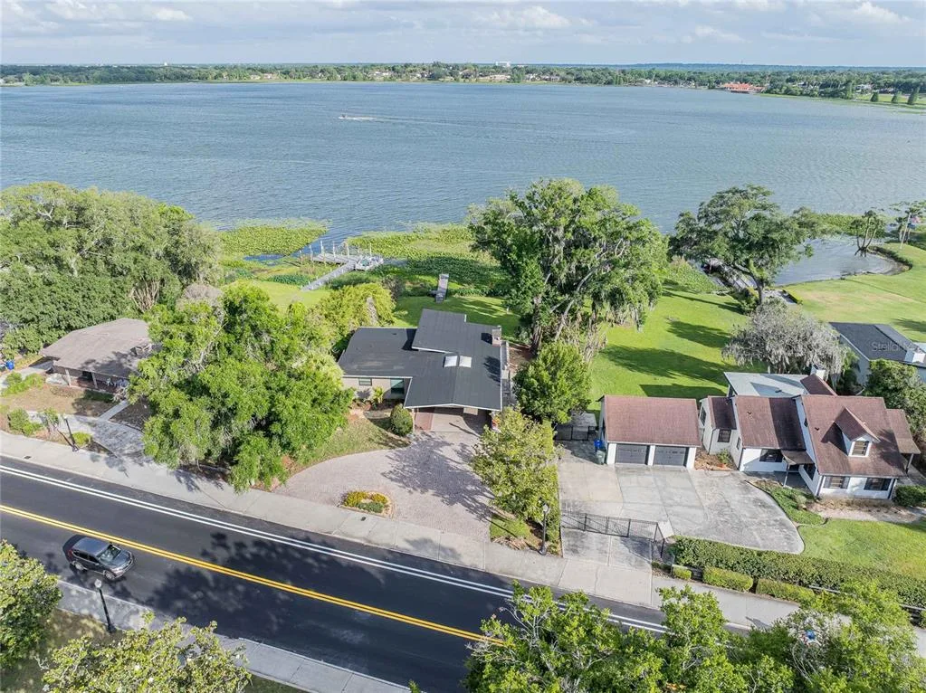 7 LAKE HOLLINGSWORTH DRIVE, LAKELAND, FL 33803