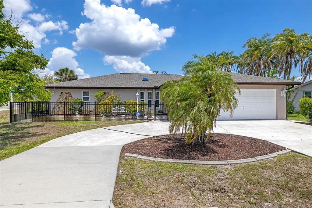 2132 ABSCOTT STREET, PORT CHARLOTTE, FL 33952