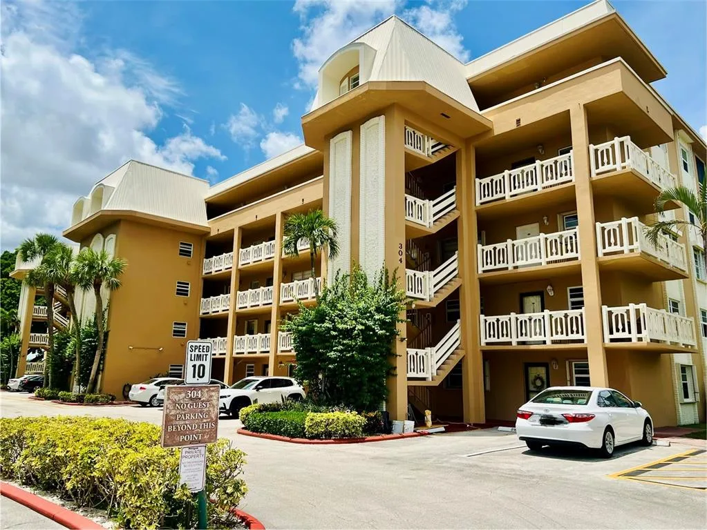 304 GOLFVIEW ROAD # PH7, NORTH PALM BEACH, FL 33408