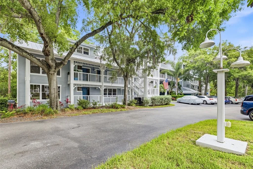 2533 DOLLY BAY DRIVE # 105, PALM HARBOR, FL 34684
