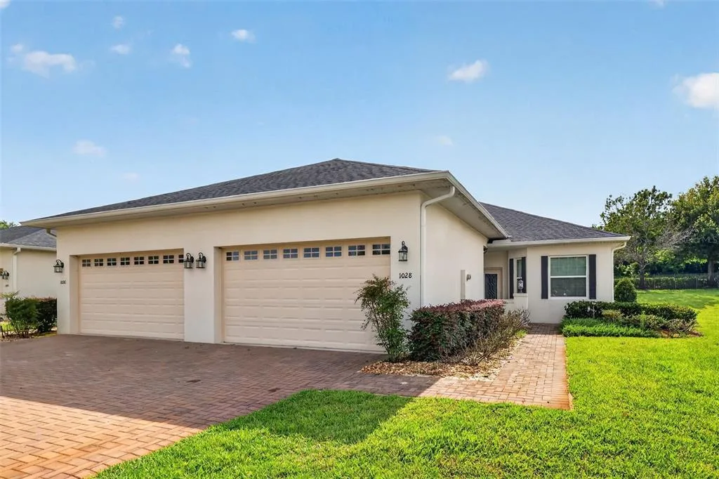 1028 GREEN GATE BOULEVARD, GROVELAND, FL 34736