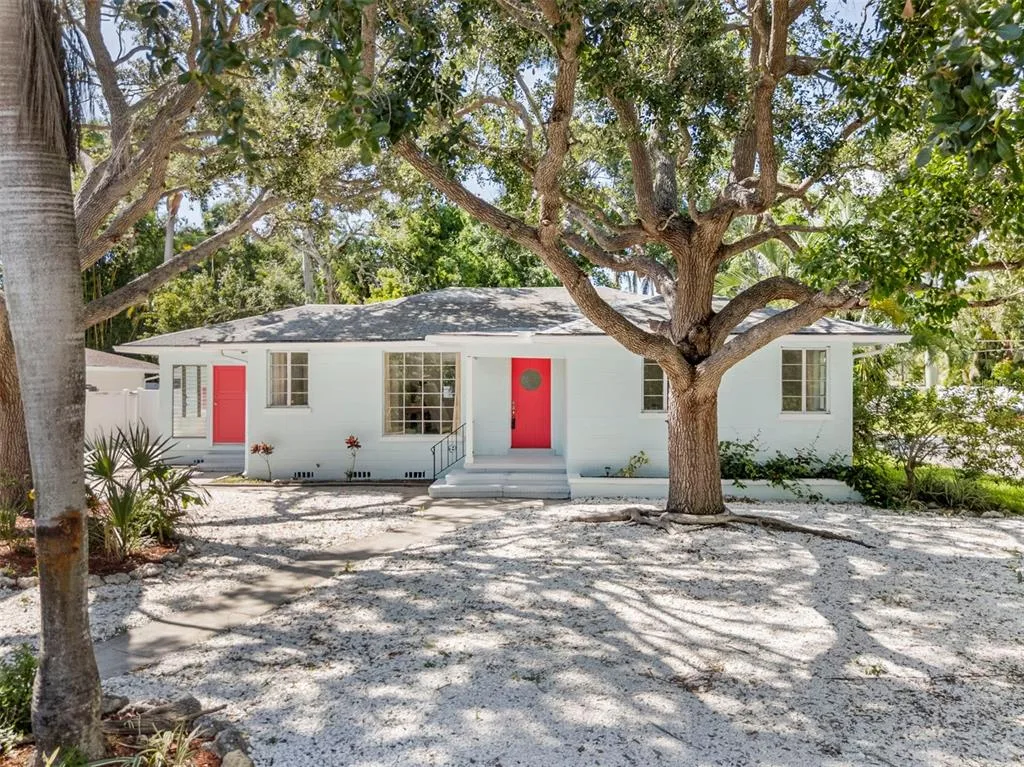 2002 VIRGINIA DRIVE, BRADENTON, FL 34205