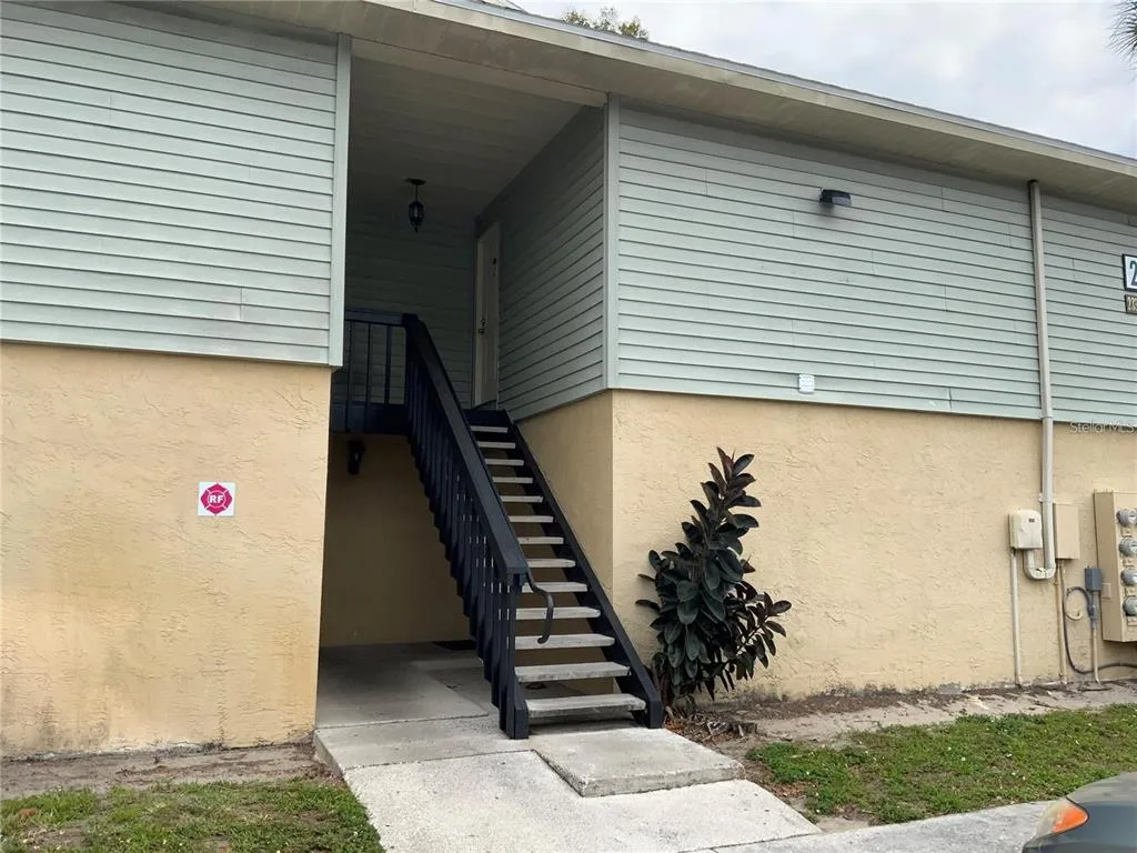 233 RED MAPLE PLACE # 233, BRANDON, FL 33510