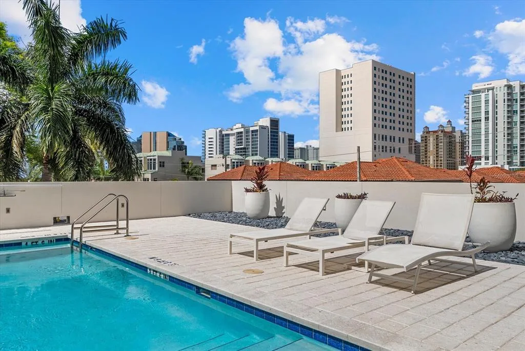 332 COCOANUT AVENUE # 302, SARASOTA, FL 34236