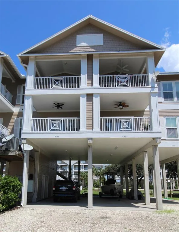 221 3RD AVENUE E # F-102, HORSESHOE BEACH, FL 32648