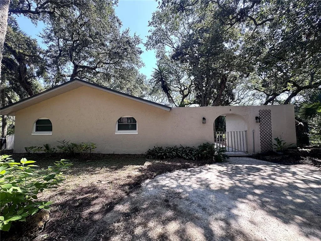 3 ELIZABETH DRIVE E, PALM COAST, FL 32137