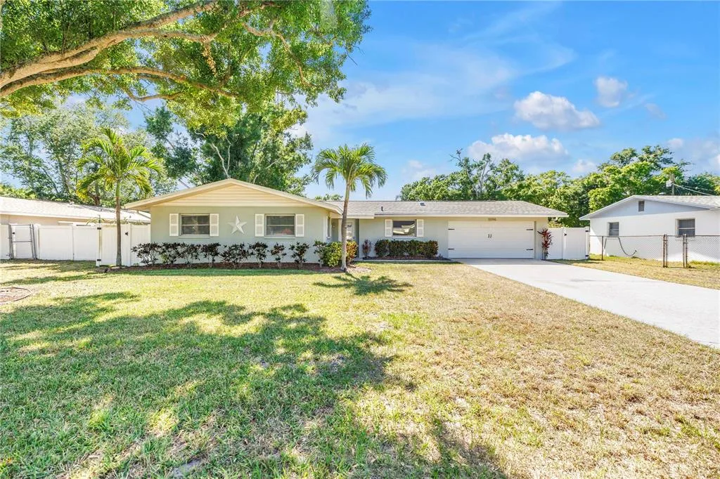 12096 OAK STREET, LARGO, FL 33774