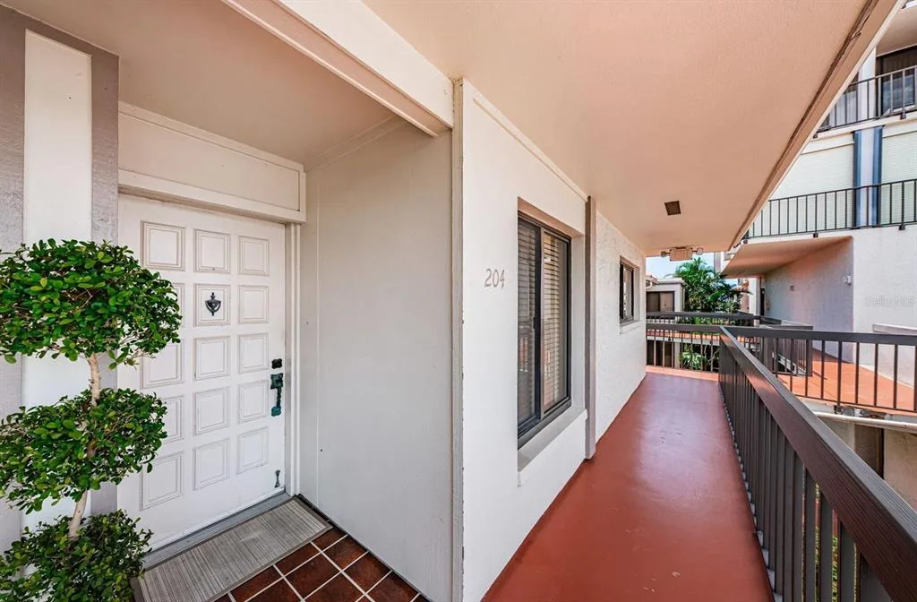 6295 BAHIA DEL MAR CIRCLE # 204, ST PETERSBURG, FL 33715