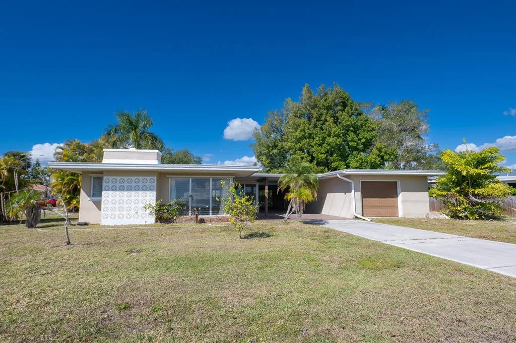 410 W CHARLOTTE AVENUE, PUNTA GORDA, FL 33950