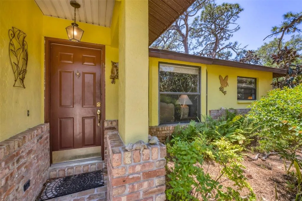 521 ARTISTS AVENUE, ENGLEWOOD, FL 34223