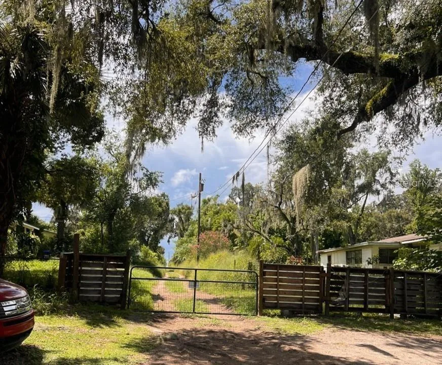 1122 DARITY STREET, APOPKA, FL 32703