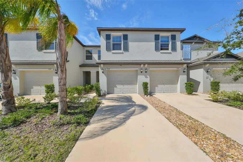 928 ROYAL EMPRESS DRIVE, RUSKIN, FL 33570