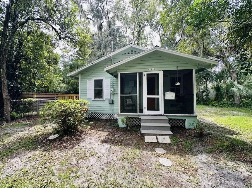 725 NE 5TH AVENUE, GAINESVILLE, FL 32601