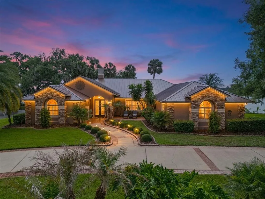 29650 SQUIRREL POINT ROAD, TAVARES, FL 32778