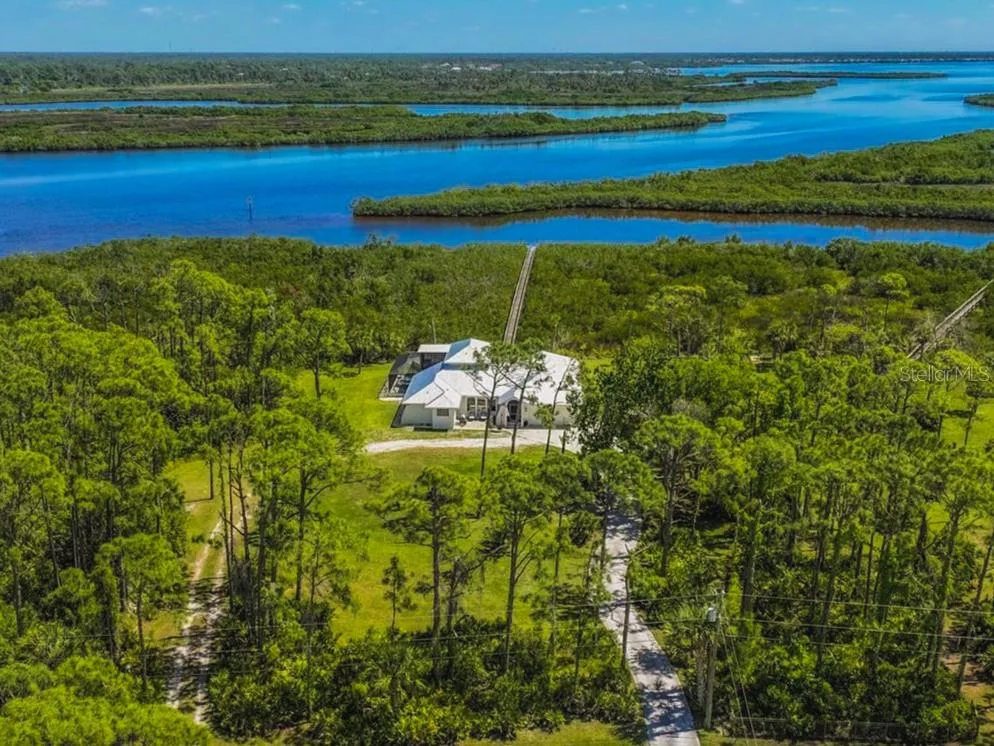 18 RIVERFRONT DRIVE, VENICE, FL 34293