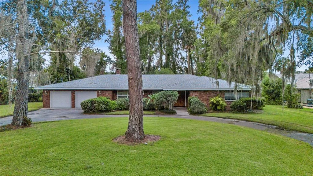 1940 ALICE DRIVE, ASTOR, FL 32102