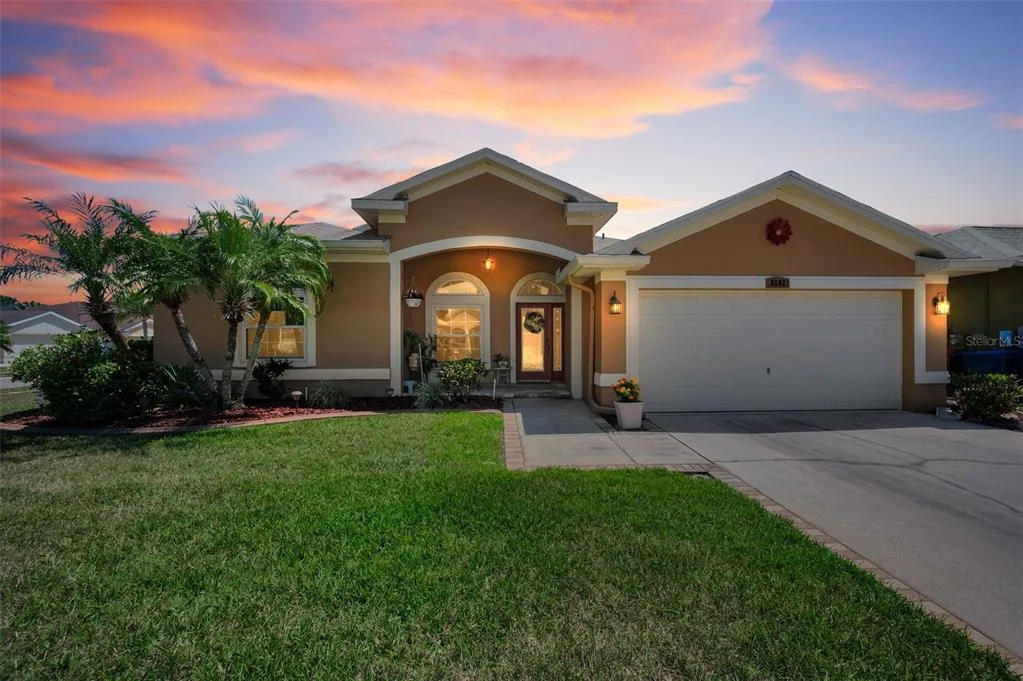 8202 WILD OAKS CIRCLE, LARGO, FL 33773