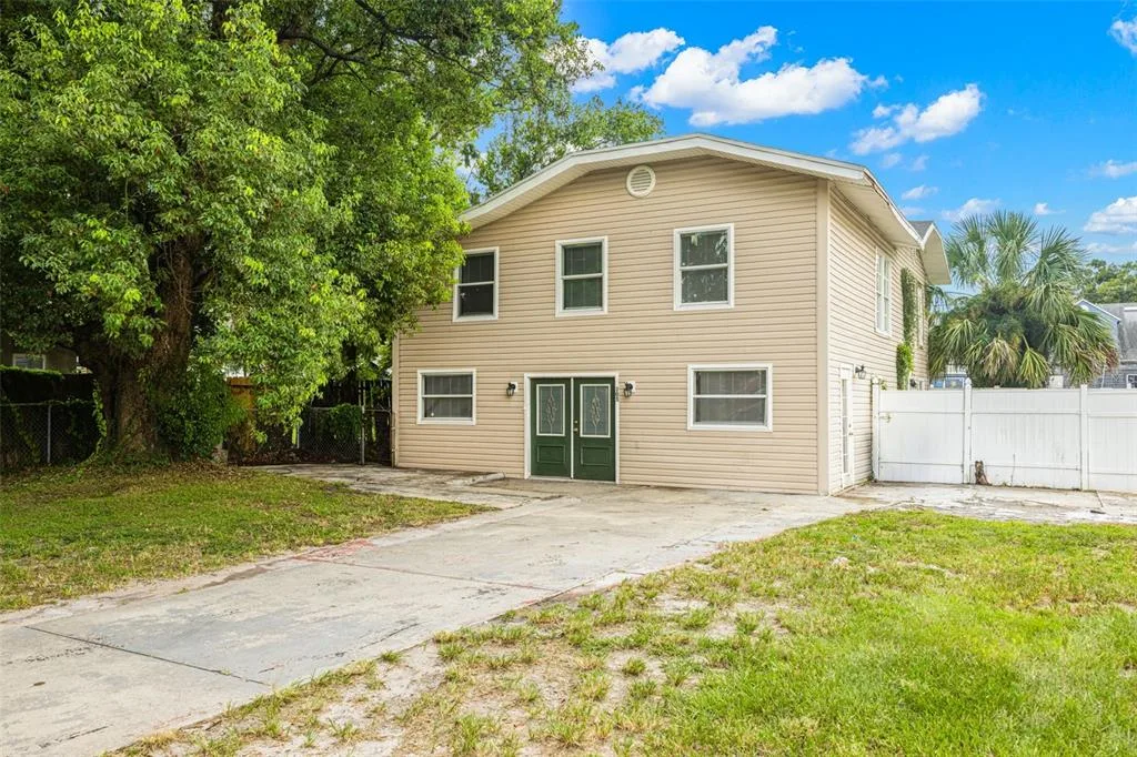 305 E HANNA AVENUE, TAMPA, FL 33604