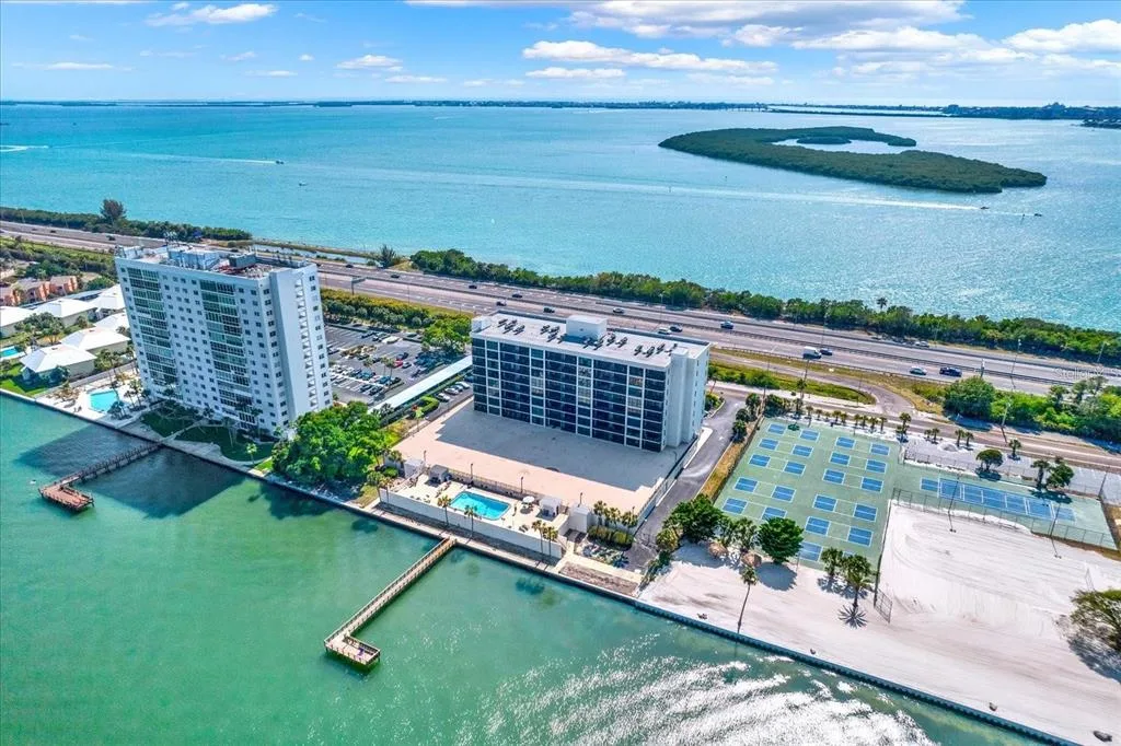 7100 SUNSHINE SKYWAY LANE S # 604, ST PETERSBURG, FL 33711