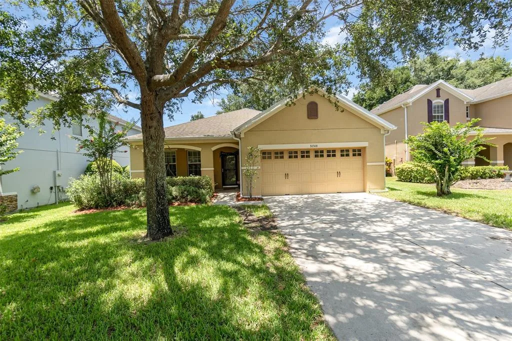 30308 CHEVAL STREET, MOUNT DORA, FL 32757