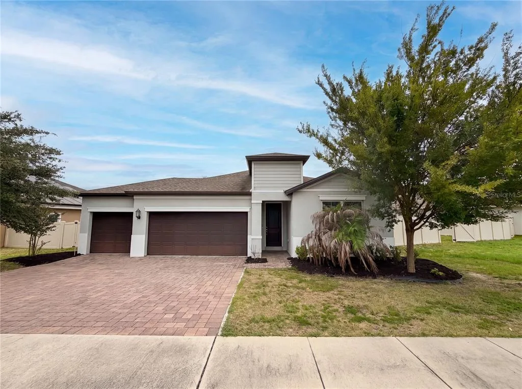528 BELLISSIMO PLACE, HOWEY IN THE HILLS, FL 34737
