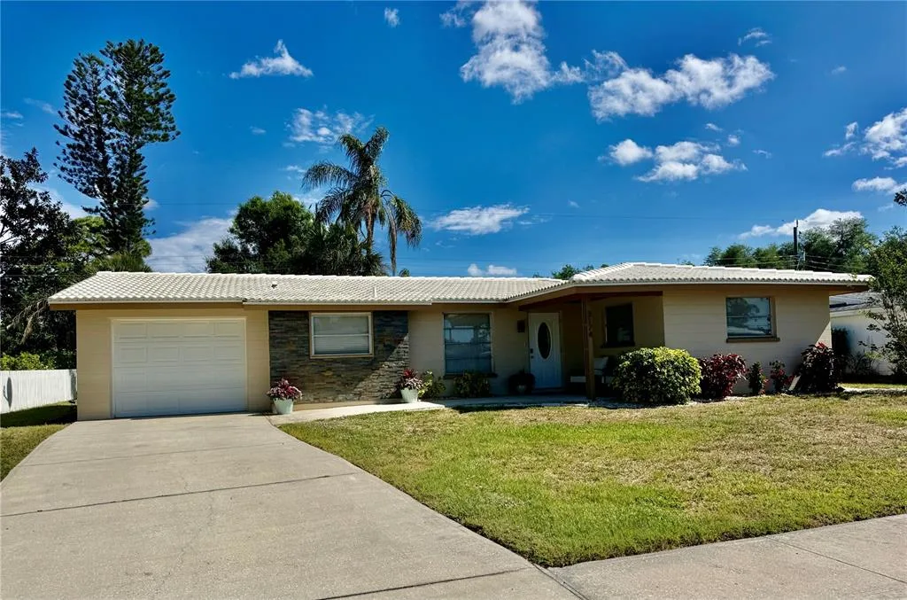 3174 REGATTA CIRCLE, SARASOTA, FL 34231