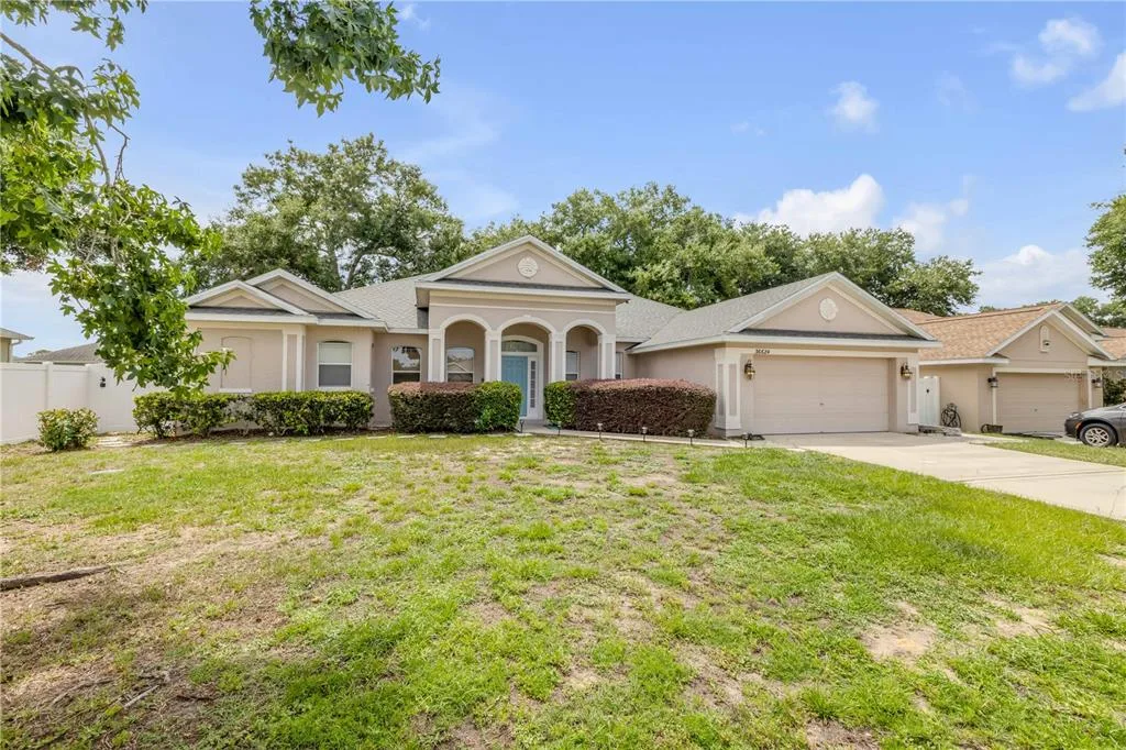 36624 GRAND ISLAND OAKS CIRCLE, GRAND ISLAND, FL 32735